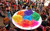 Перенос фестиваля красок «Холи»