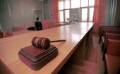 В Архангельской области состоялся суд по делу убийства отчима 16-летней школьницей