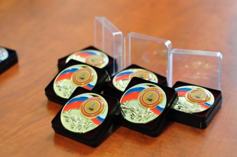 Лучшие выпускники школ Архангельской области получат золотые медали