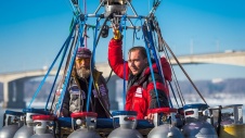 Российский путешественник Федор Конюхов начал кругосветный полет на воздушном шаре