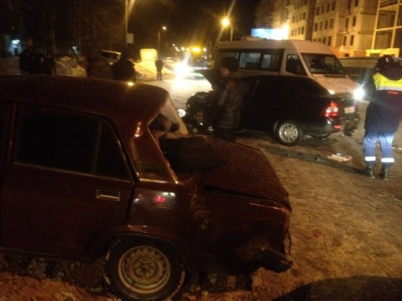 Тройное ДТП на улице Карла Маркса в Северодвинске, есть пострадавшие