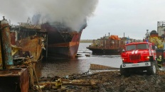 Крупный пожар на судоверфи под Архангельском